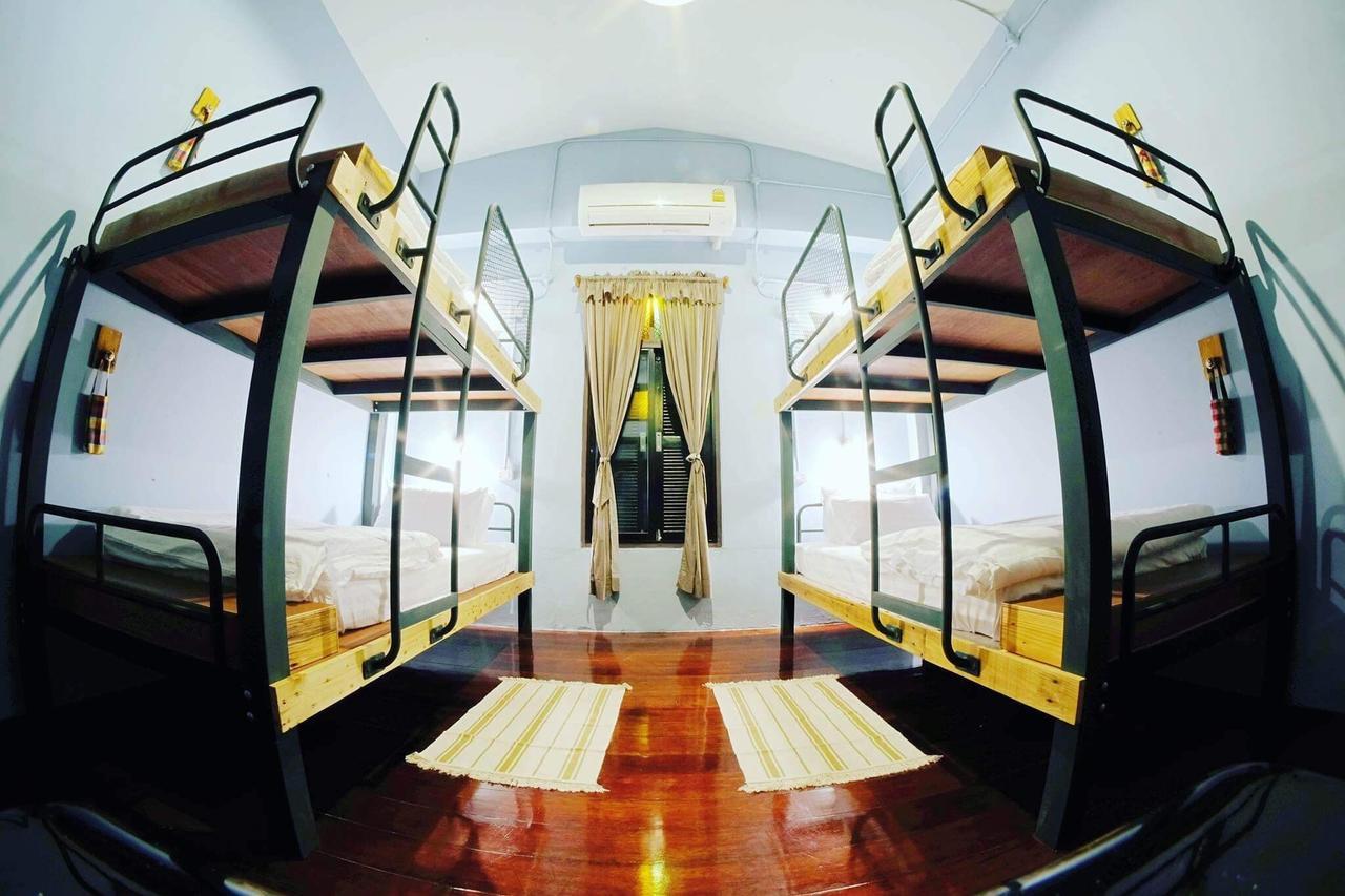Talardkao Balcony Krabi Hostel Bagian luar foto