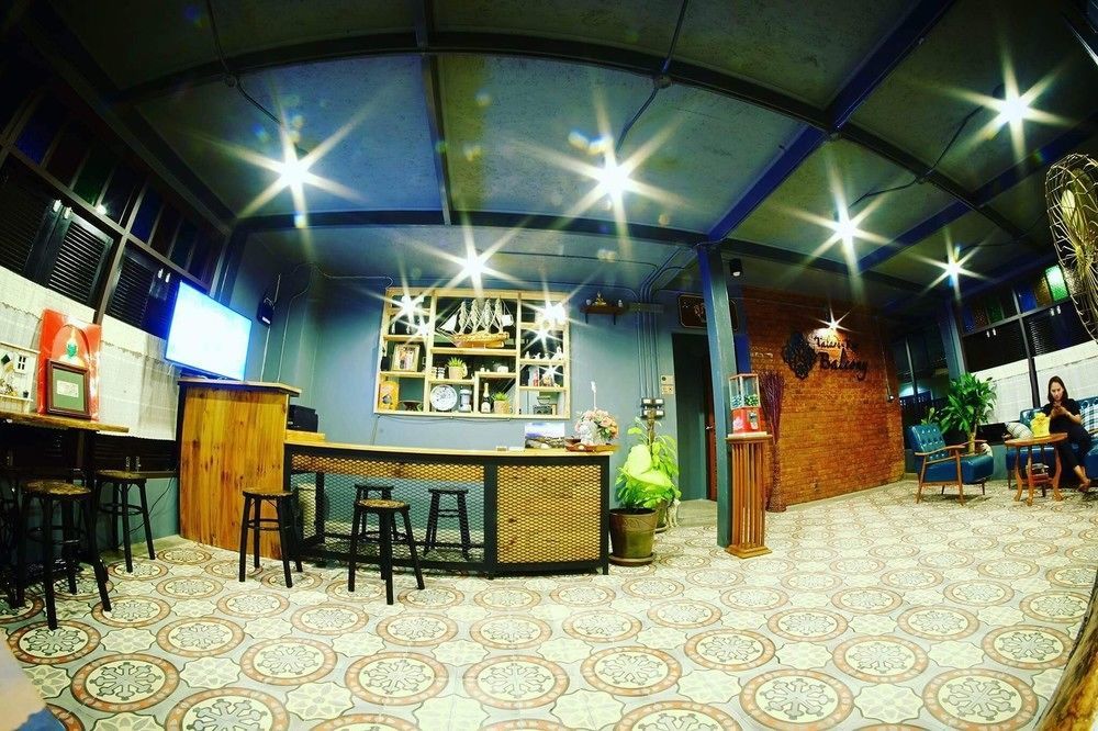 Talardkao Balcony Krabi Hostel Bagian luar foto