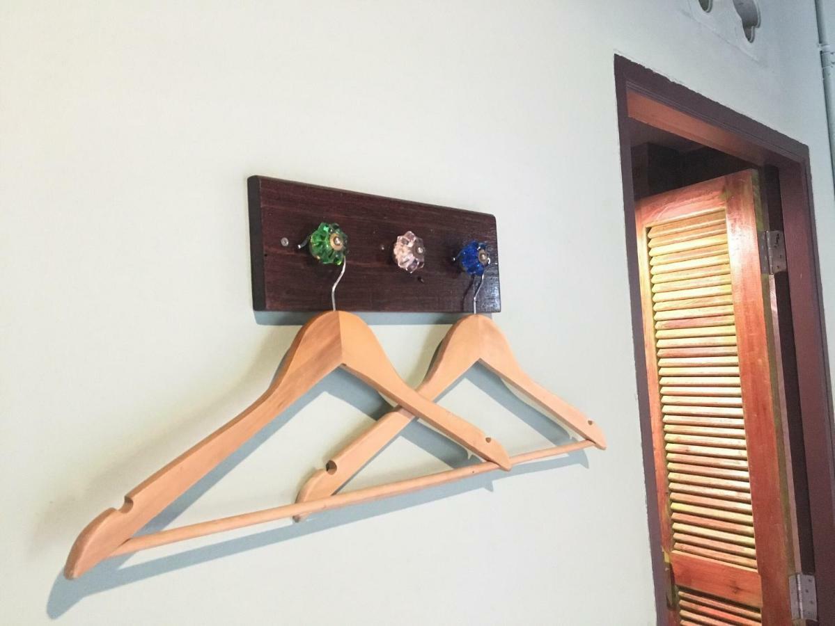 Talardkao Balcony Krabi Hostel Bagian luar foto