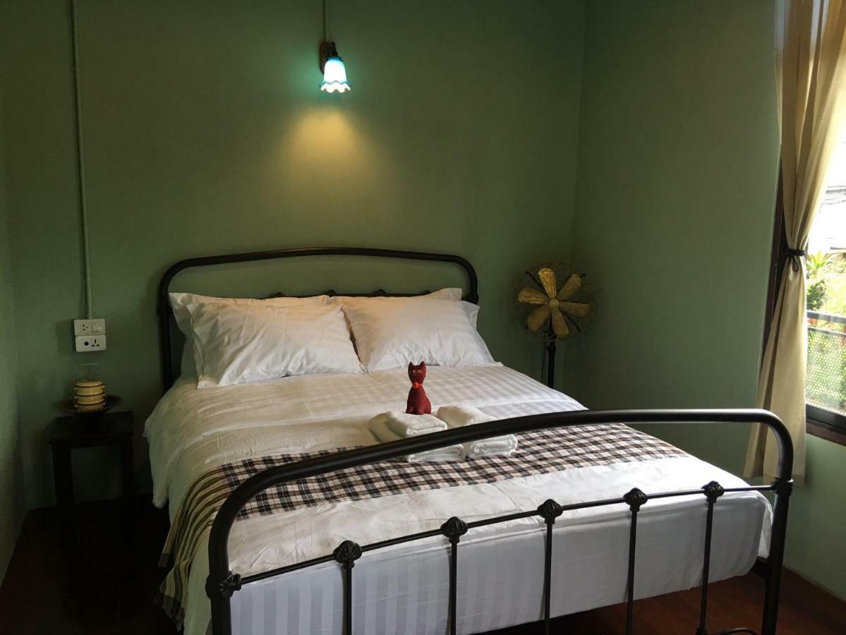 Talardkao Balcony Krabi Hostel Bagian luar foto