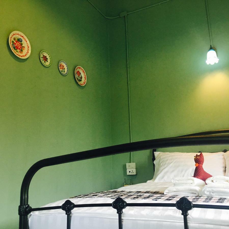 Talardkao Balcony Krabi Hostel Bagian luar foto